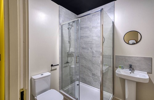 Southport Apartamento | Renaissance 1: 1 BR in Southport's Premier Block