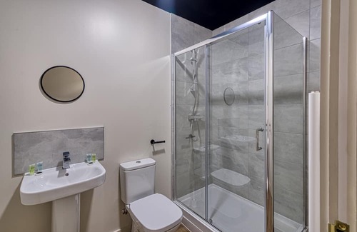 Southport Apartamento | Renaissance 2: 2 BR in Southport's Premier Block