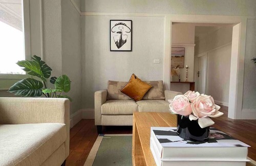 Mount Albert Villa | Feels like your home