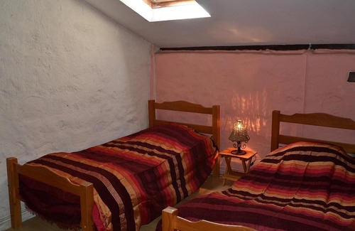 Luchapt Casa | Holiday Home 'Gîte Le Noyer' with Private Terrace, Private Garden and Wi-Fi