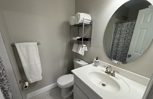Seabrook Casa | Good Luck Home- FULL HOME 28 Min from DC