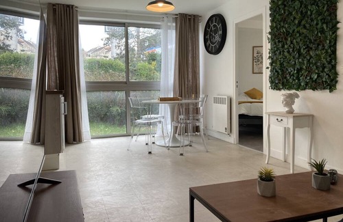 Longjumeau Apartamento | Beautiful apartment near Paris / Orly / RER C