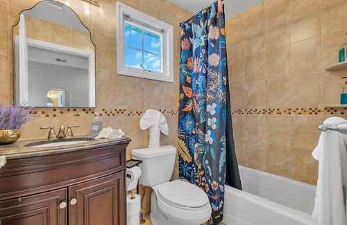 Seaside Heights Apartamento | Walk To Beach, Parking for 3 cars, Towels + Linens Included, 4 beach badges
