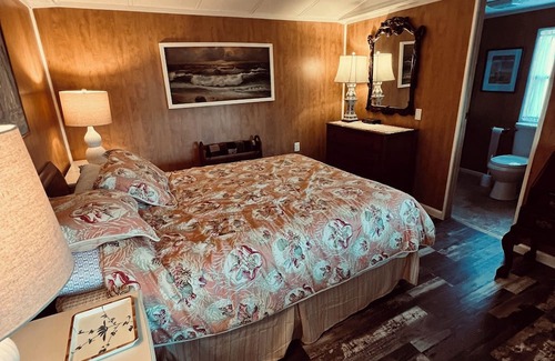 Cedar Key Cabaña | Charming waterfront home on Goose Cove .
