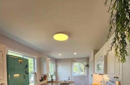 Chemainus Cabaña | Salty Mermaid Cottage - ocean/mountain/sunset views