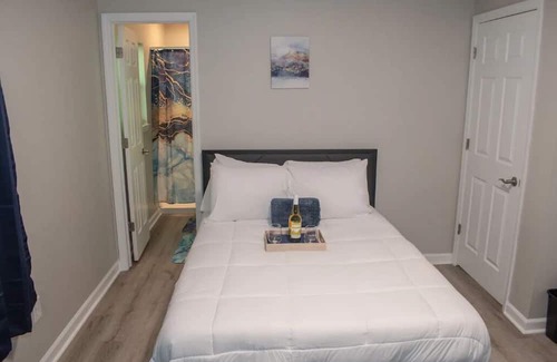 Goose Creek Casa | Opuluxe Blue Horizon Hideaway Sleeps 8