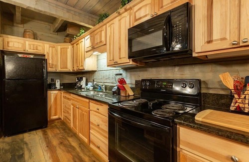 Chalet Village Cabina | Gatlinburg Cabin By The Trees