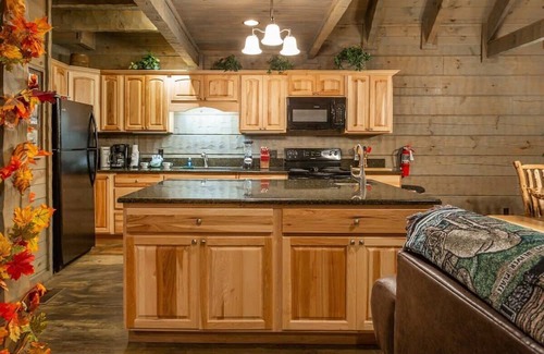 Chalet Village Cabina | Gatlinburg Cabin By The Trees