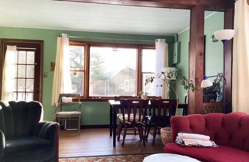 Laurium Casa | New listing! Lake view home available for MTU graduation weekend.