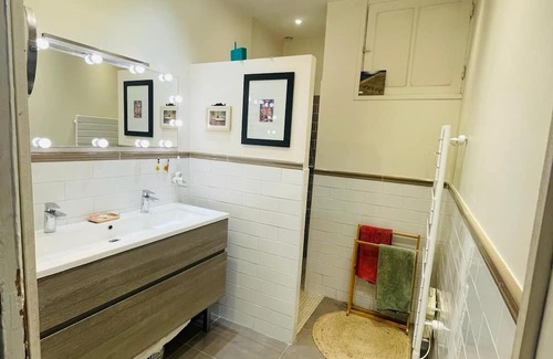 Le Camas Apartamento | Beautiful family duplex in the heart of Camas, with garden. Ideal for families.