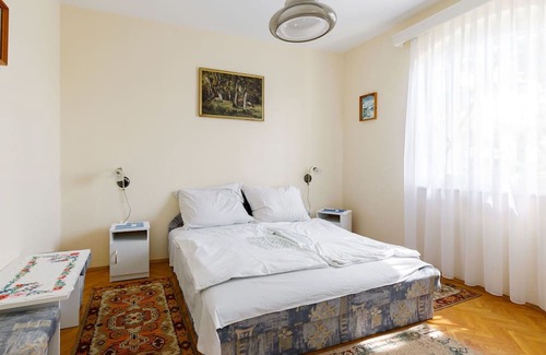 Balatonlelle Villa | Beautiful apartment in villa for 7 people with TV and parking