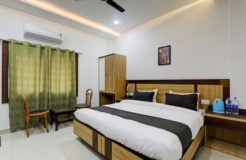 Varanasi Hotel | Super OYO Flagship Vairagi Villa Shi
