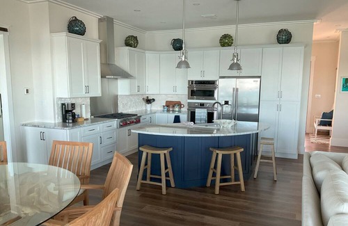 Villa Segunda Casa | Newly Built Luxury Home | 4 BD 3 BTH | Boat Slip & Kayak | Beach Getaways