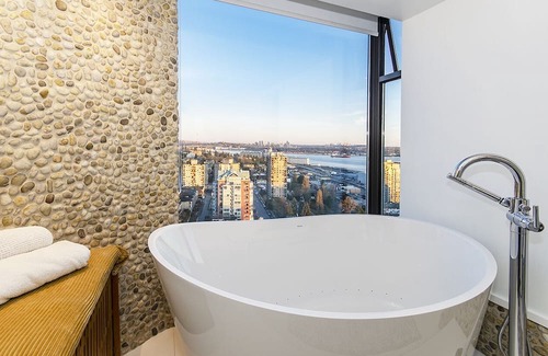 Lower Lonsdale Condominio | Lower Lonsdale Luxe - Panoramic Views!