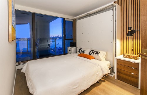 Lower Lonsdale Condominio | Lower Lonsdale Luxe - Panoramic Views!