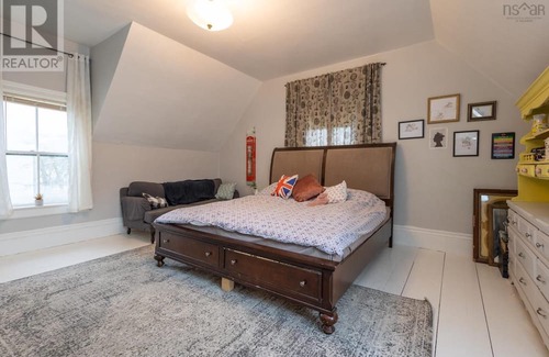 Yarmouth Casa | Victorian era house circa 1867 Tranquil retreat.