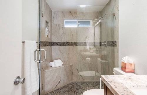 Sherwood Forest and Thistle Development Casa | 4 Bedroom Home in Anaheim