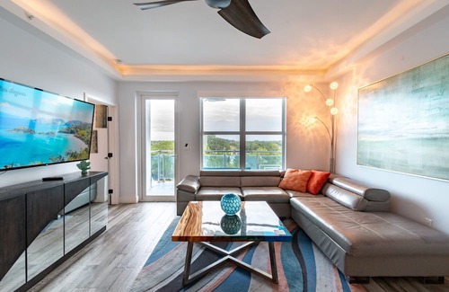 Merritt Island Apartamento | Luxury Condo with Pool and Gym at Cape Crossing