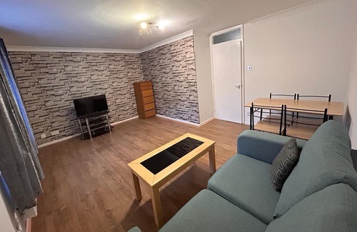 Whalebone Apartamento | Specious 1 Bed flat in east London with Parking and free wifi