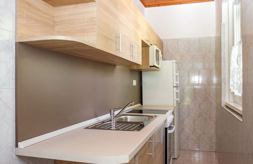 Balatonkeresztur Casa | Beautiful private villa for 5 guests with WIFI, TV, terrace and parking
