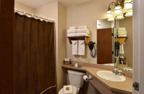 St. Joseph Casa | Taste of Wild West with Modern Twists - Breakfast Included | 4 Units
