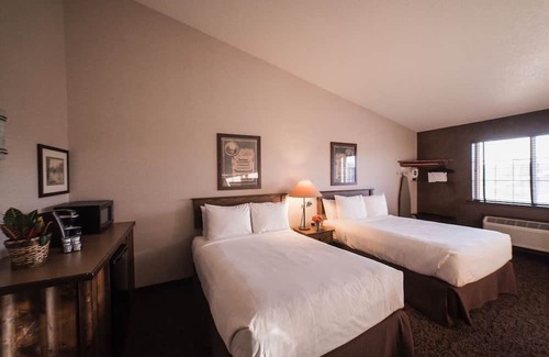 St. Joseph Casa | Taste of Wild West with Modern Twists - Breakfast Included | 4 Units