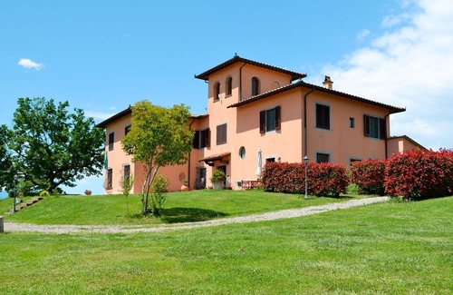 Stabbia Apartamento | Lovely apartment for 4 people with WIFI, pool, A/C, TV, patio, panoramic view and parking