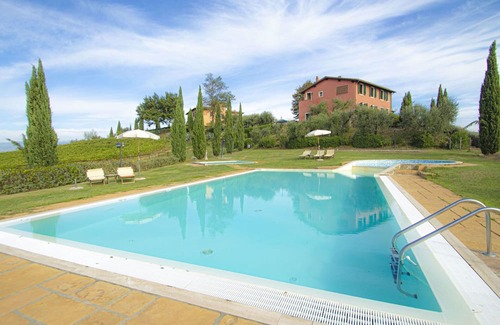 Stabbia Apartamento | Lovely apartment for 4 people with WIFI, pool, A/C, TV, patio, panoramic view and parking