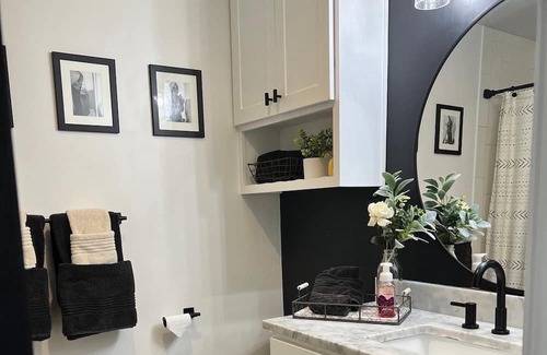 Bel-air Heights Casa | Comfortable Contemporary PrivateRoom w Shared LivingSpace heart of OverlandPark