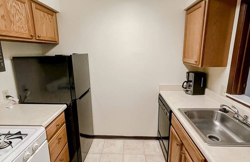 Des Moines Apartamento | Sleepover: Homey 1BD/1BA - Des Moines