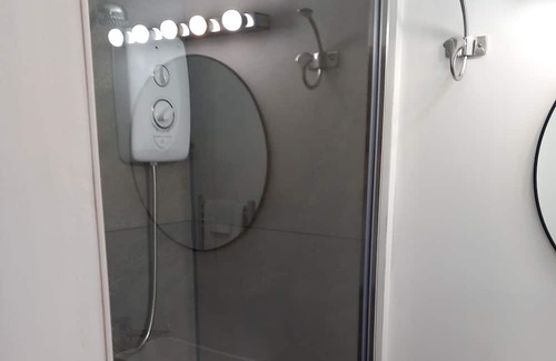 Claypole Apartamento | Studio Open plan double studio Suitable for 1 or 2 adults.