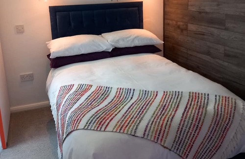 Claypole Apartamento | Studio Open plan double studio Suitable for 1 or 2 adults.