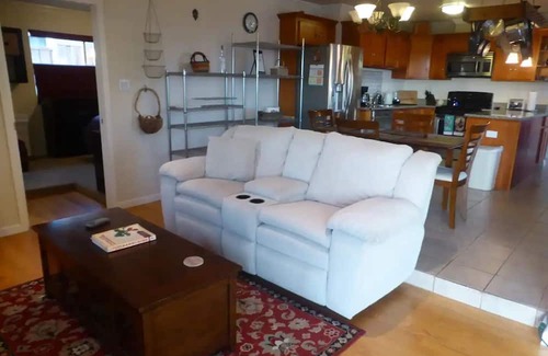 Edgemar - Pacific Manor Casa | Lisa Mar: Beautiful, peaceful, ocean-view home, pet friendly