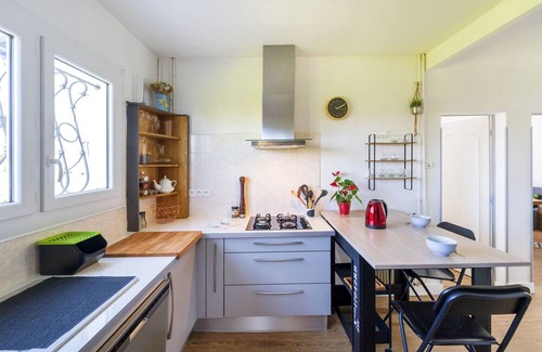 Yzosse Casa | Charming and spacious detached house with private terrace, private garden and Wi-Fi.
