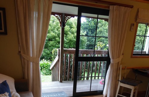 Karangahake Cabaña | Ideal couples getaway in the beautiful, quiet hills of Karangahake Gorge.