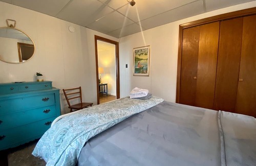 South Haven Cabaña | Lakefront Cottage with Private Beach 10 min from South Haven