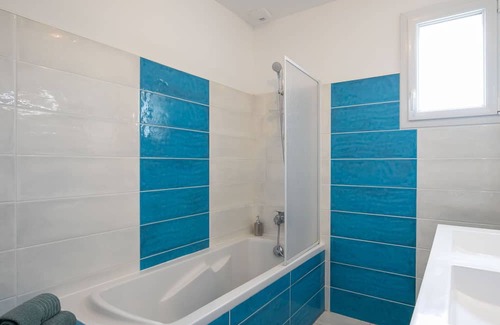 Ploudalmezeau Casa | Beautiful private villa for 6 people with WIFI, TV, terrace, pets allowed and parking