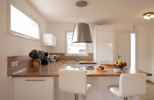 Ploudalmezeau Casa | Beautiful private villa for 6 people with WIFI, TV, terrace, pets allowed and parking