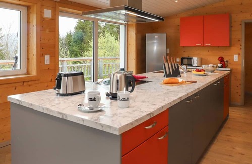 Vionnaz Apartamento | Nice apartment for 6 people with WIFI, TV, terrace, pets allowed, panoramic view and parking