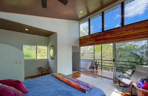Parrita Casa | Unique Cacao Jungle Cottage with amazing views!
