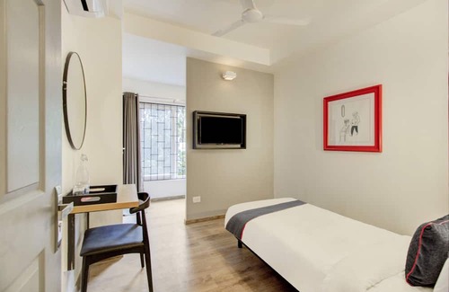 BTM 2nd Stage Casa | Super OYO Townhouse 264 - Q Rooms BTM