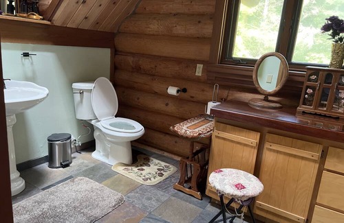 Crescent City Cabina | Authentic 1st generation redwood log cabin