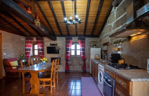 Lindoso Apartamento | Apartment 'Casa Do Sertão - Gerês' with Mountain View, Private Terrace and Wi-Fi