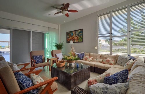Ixil Casa | Tranquil Beach Escape, Pool, BBQ, Smart TVs