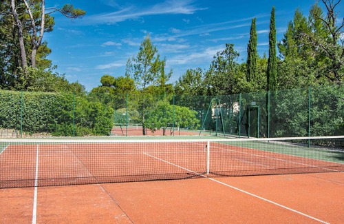 Nans-les-Pins Apartamento | Lovely apartment for 6 guests with WIFI, pool, TV, terrace and parking
