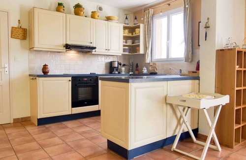 Nans-les-Pins Apartamento | Nice apartment for 6 people with WIFI, pool, TV, terrace and parking