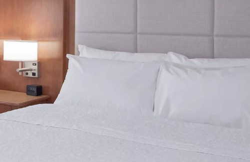 Columbus Casa | Modern Comforts | Free Breakfast & WiFi | Columbus Scenic Stay | Near Scotio Dow