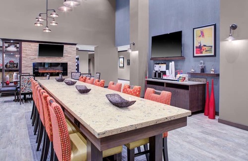 Columbus Casa | Family-Friendly Suite | Free Parking & Free Breakfast | Minutes from Downtown
