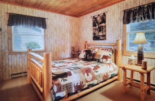 Indian River Cabaña | Cozy Waterfront Cottage on Canal