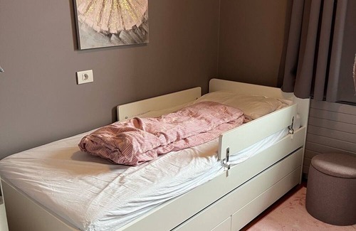 Breidholt Casa | Family friendly house 15 minutes from downtown Reykjavik - Big garden w/hot tub!